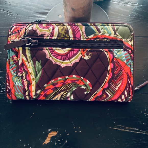 Vera Bradley - Picture 2 of 3